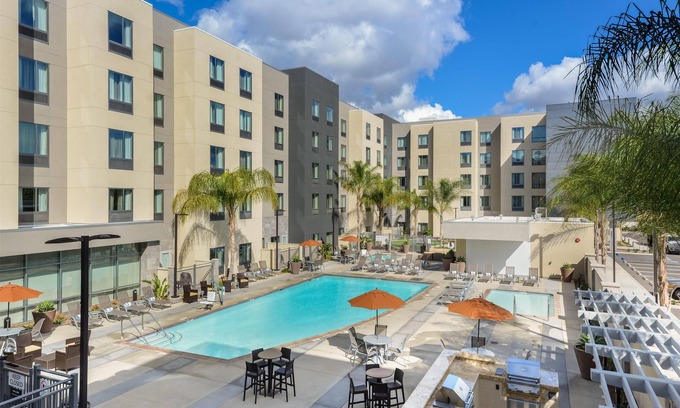 Anaheim Resort Hotel | Homewood Suites by Hilton Anaheim Resort – Convention Center