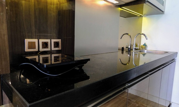 Arjuna Apartment | Homey 1Br At Landmark Residence Bandung Apartment