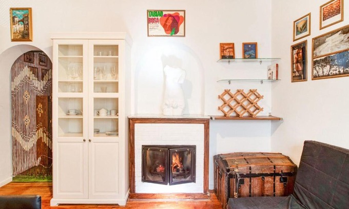Barrio de La Latina Apartment | Homey Apartment in Madrid near Garden of the Vistillas