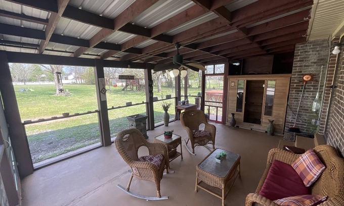 Smyrna House | Homey country one-level home 5 min to I24.