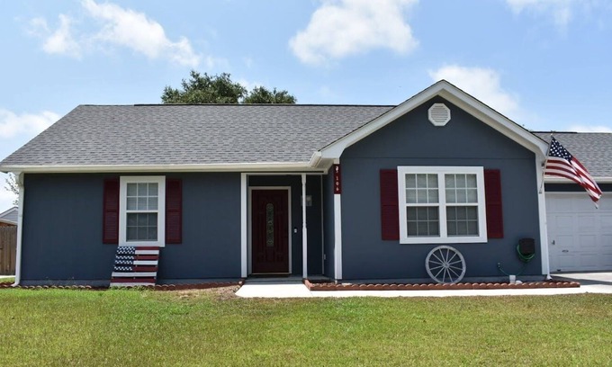Hubert House | Homey, Cozy and Cheerful House