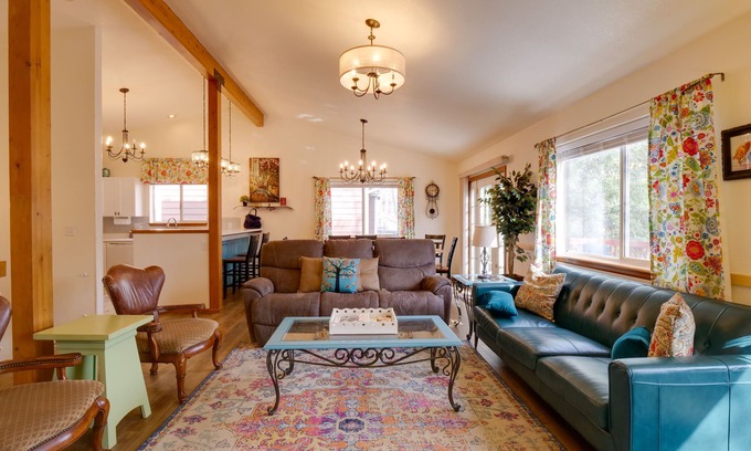 Frisco House | Homey Dog-Friendly Retreat w/Deck in Dtwn Frisco!