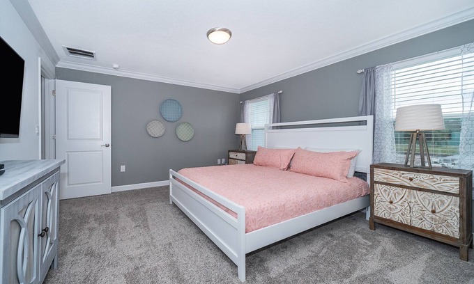 Kissimmee Ski Chalet | Homey Townhouse 4Bed/3Bath/Pool/5Min Disney