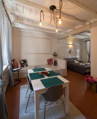 Brescia Antica Apartment | HOMO HOMINI LUPUS
