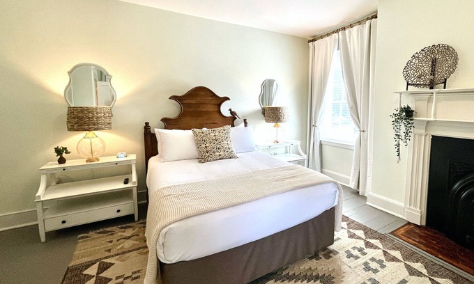 Chillicothe Bed & Breakfast | Honey Creek Room at The Willis-James