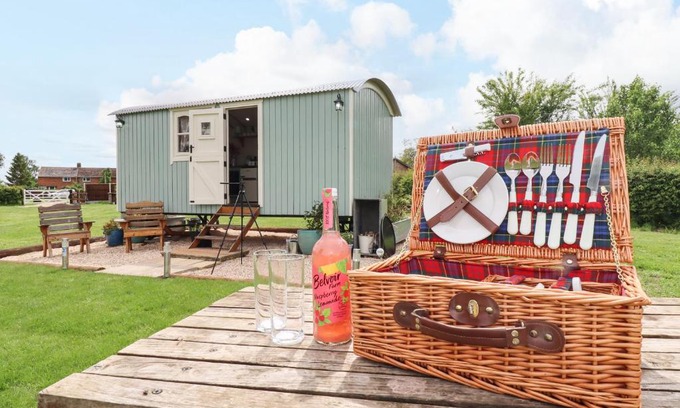 Woodhall Spa House | Honeybee Lodge