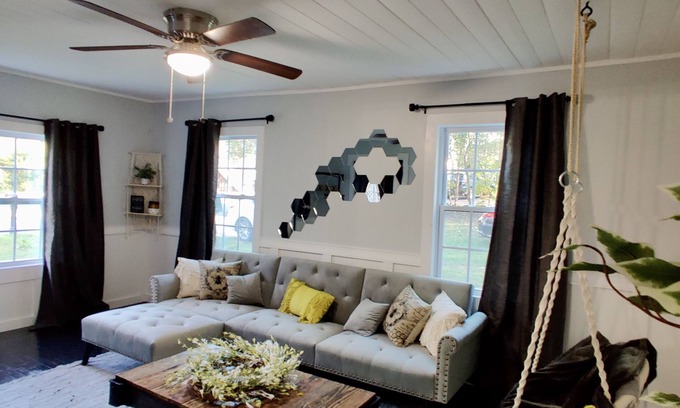 Thomasville House | Honeycomb Haven, 1 Mile to Downtown Thomasville, Patio and Porch, 2 Bedroom Home