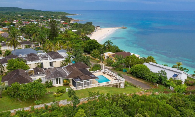 Silver Sands Villa | Honeycomb Villa, Silver Sands