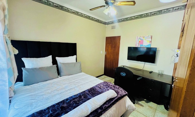 Greater Johannesburg Metropolitan Area Apartment | Honeyhills Excellence Resorts C
