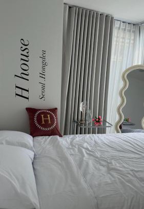 Hapjeong-dong Apartment | Hongdae, Hapjeong Station 1 minute, Luxury hotel style, Panorama Han River View 5 people, 2Room, 3Q bed