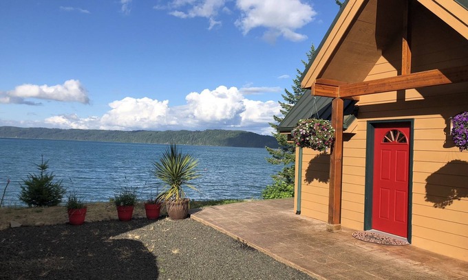 Hoodsport House | Hood Canal Waterfront Home - Incredible Views, Wildlife, EV Charger, Kayaks!