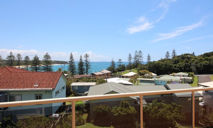 Black Head House | Hooke House - short stroll to the patrolled Black Head Beach