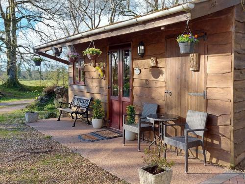 Honiton House | Hooked Rise Holiday Lodge