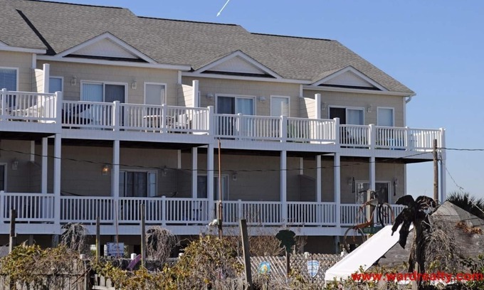 Surf City House | Hoos at the Beach - Nicely decorated 4 BR Sea Star Village Townhouse; Ocean
