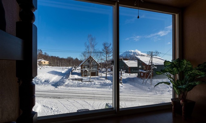 Niseko Cabin | Hooting Owl Lodge