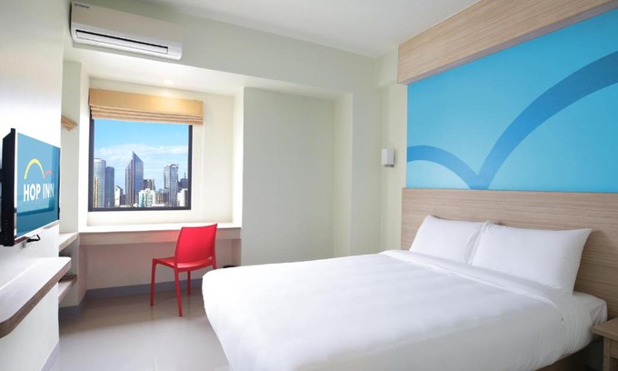 South Triangle Hotel | Hop Inn Hotel Tomas Morato Quezon City