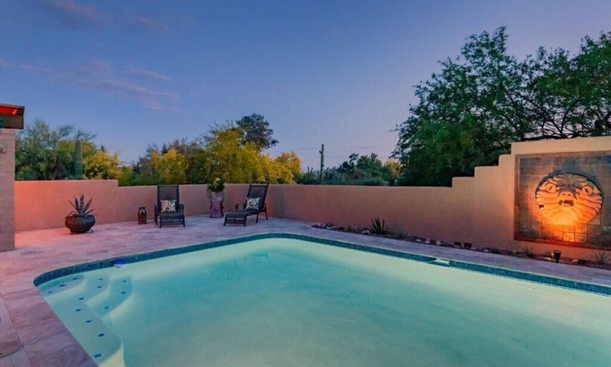 Casas Adobes House | Hopdown, Southwest Design in Horse country w/guests house and pool