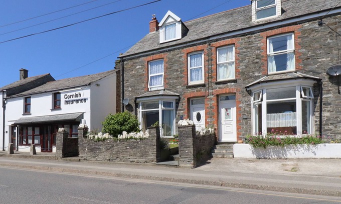 Delabole House | HOPE COTTAGE, pet friendly, with open fire in Delabole