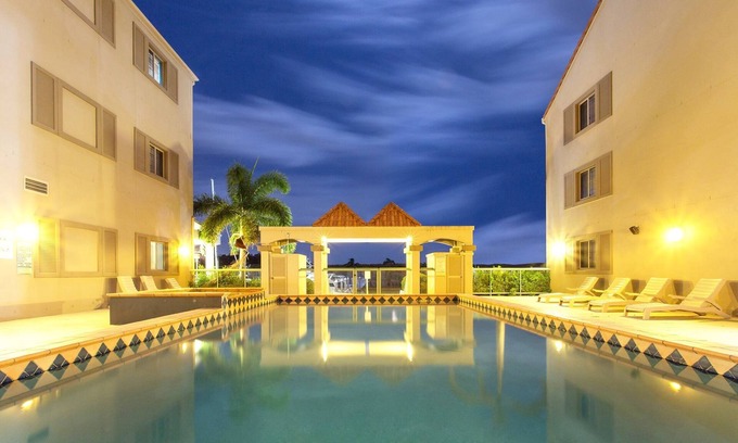 Gold Coast Hotel | Hope Harbour Hotel
