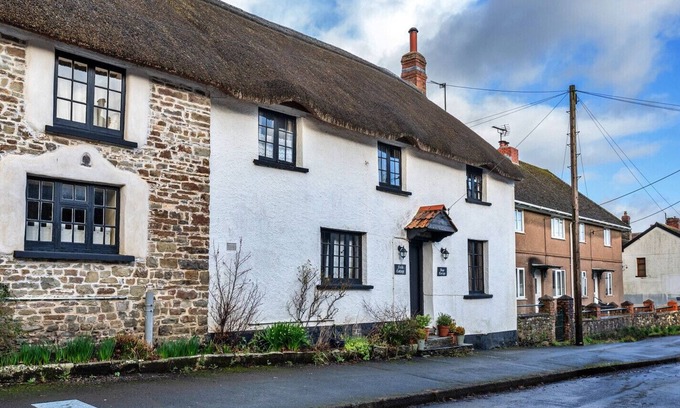 Chittlehampton Cottage | Hope Thatch