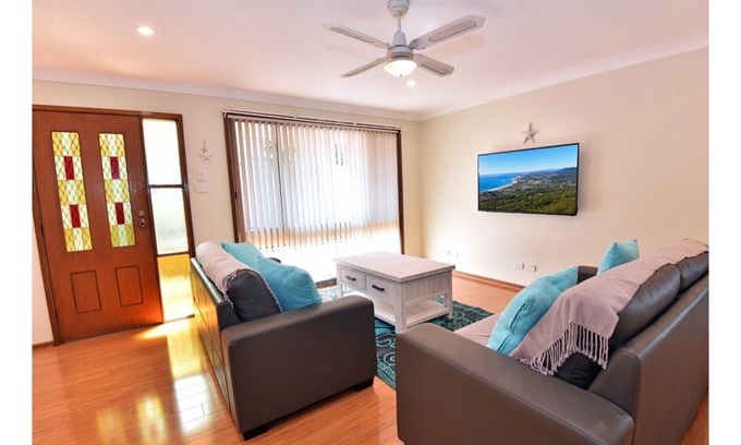 Woonona Villa | Hopetoun Villa - quiet getaway