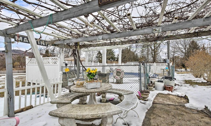 Hopewell Junction Apartment | Hopewell Junction Apartment w/Community Pool