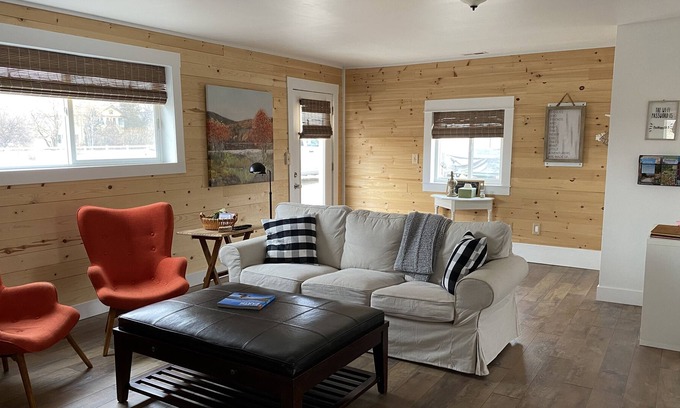 Clifton Cottage | Hopscotch Cottage on the Fruit and Wine Byway