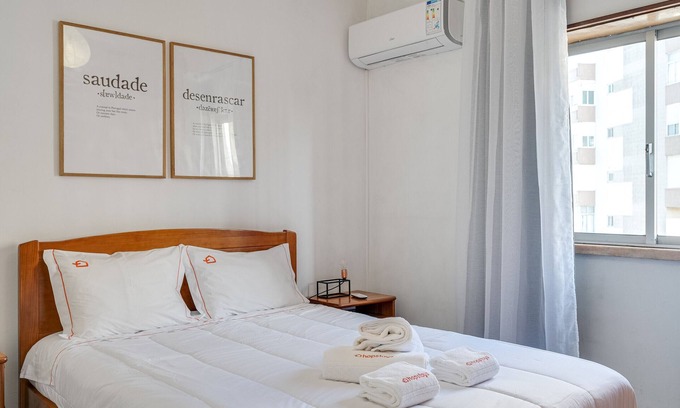 Cova da Piedade Apartment | Hopstays - Almada Saudade