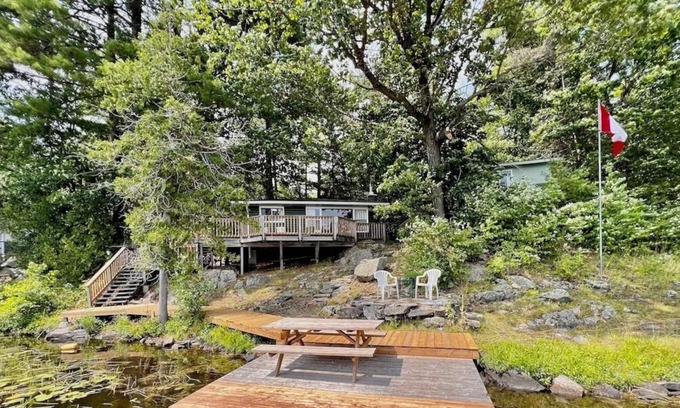 Bobcaygeon Cottage | Horizon Cottage on Little Bald Lake