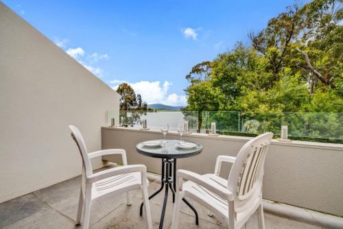Jindabyne House | Horizons 115 - Lake Front Studio l Pool l Tennis Court l Bar