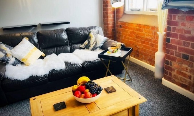 Burton on Trent Apartment | Horninglow Street - Chic 1bed Apartment with free parking