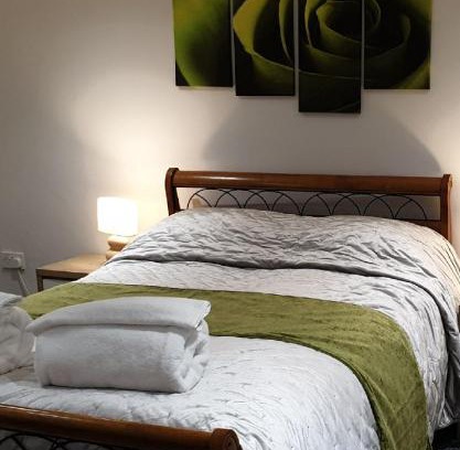 Ainley Top Apartment | Horseshoe Forge Plover Cottage Lindley