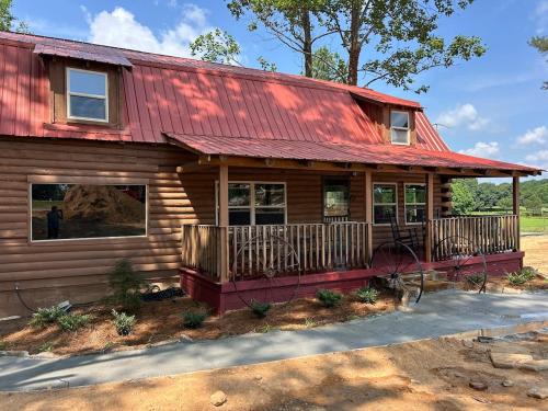 Albertville House | Horseshoe Lodge Rustic Cabin