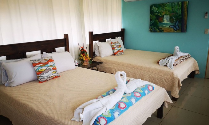 Ciudad Cortes Hotel | Hospedaje la Galerie, Villas con aire acondicionado, piscina al aire libre,