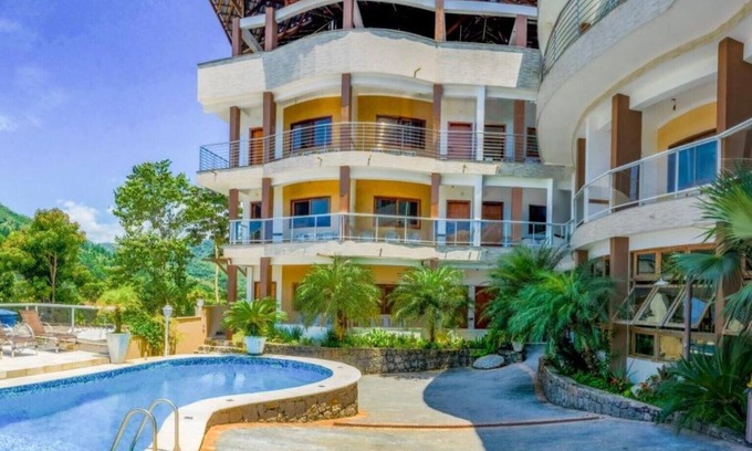 Pereque-Mirim House | Hospedaria Vitória Mar - Family accommodation (6 adults)