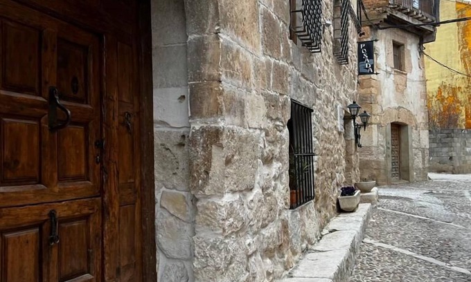Penaranda de Duero House | Hospederia Jaramillo
