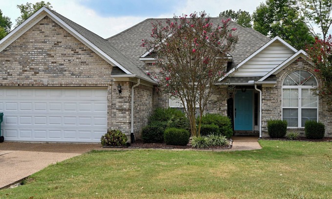Jackson House | Hospitality House: 3 Br; 2 Br house; Edgewater cove; North Jackson, TN, Sleeps 6