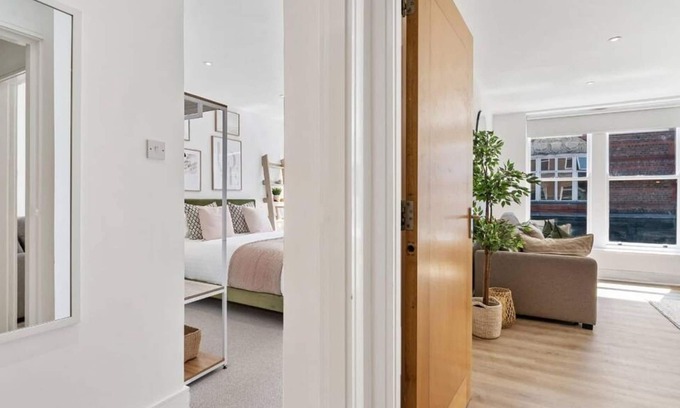 Sefton Park Apartment | Host Apartments Lark Lane Hideaway