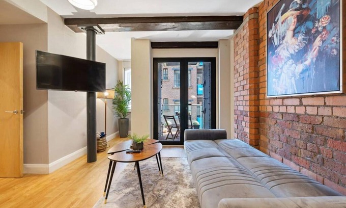 St George's Quarter Apartment | Host Apartments Queen Square Apartment