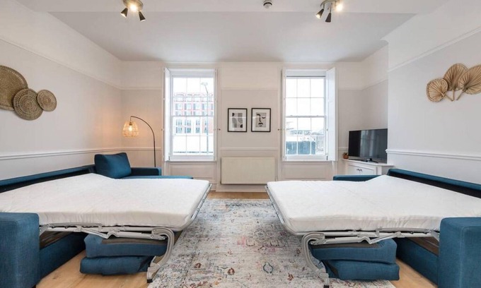 RopeWalks Apartment | Host Apartments Seel St Townhouse Apt II