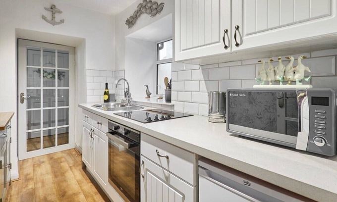 Brynsiencyn House | Host & Stay | Camwy Cottage