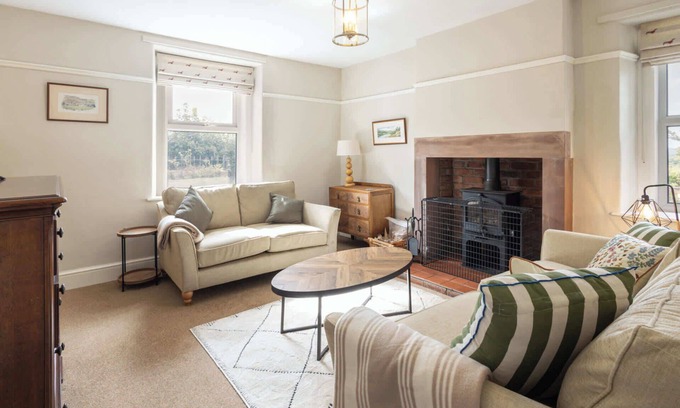Bassenthwaite House | Host & Stay | Castle Hill Cottage