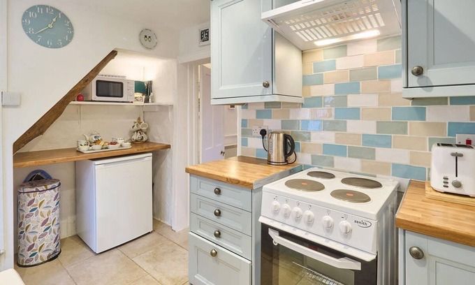 Hythe House | Host Stay Claire s Cottage