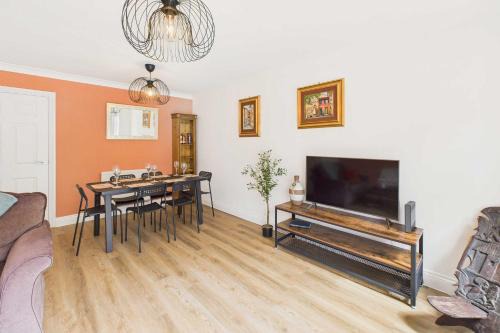 Cheltenham House | Host & Stay - Clearwell Gardens