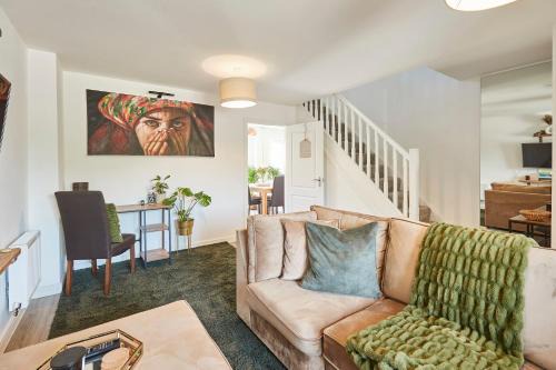 Highnam House | Host & Stay - Cornflower Way