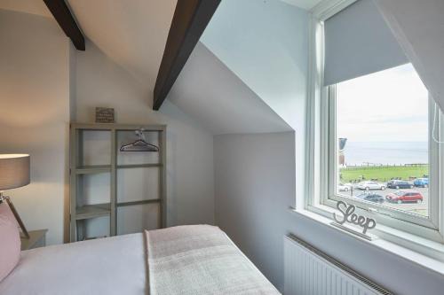 Saltburn-by-the-Sea Apartment | Host & Stay - Emerald Hideaway