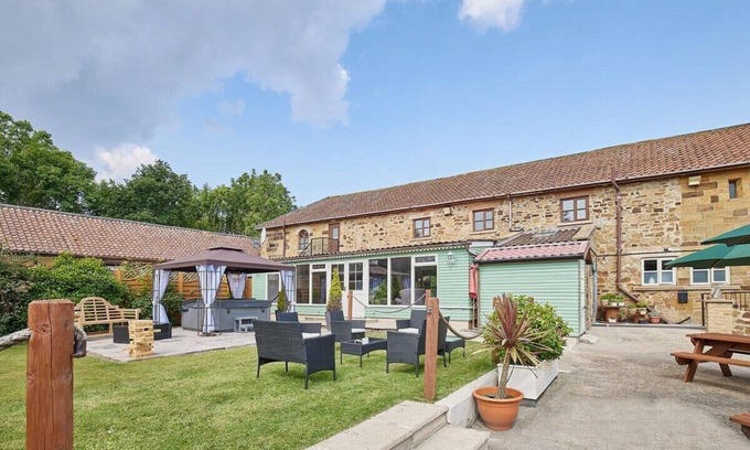Saltburn-by-the-Sea House | Host & Stay | The Arches Country House