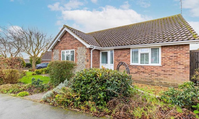 Mundesley House | Host & Stay - Gorse Cottage