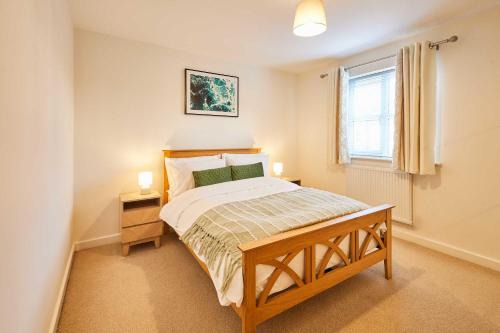 Burton on Trent House | Host & Stay - Happy Home