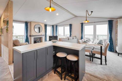 Pickering Ski Chalet | Host & Stay - Linden Lodge, Ashdown Retreat